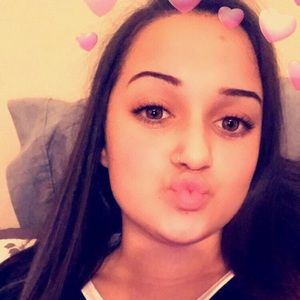 Meet your Posher, Tabitha